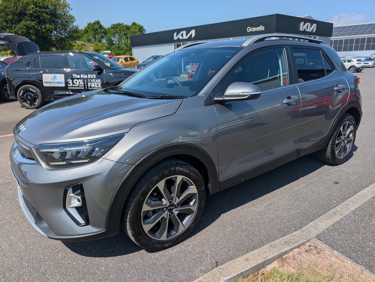 Main listing image - Kia Stonic