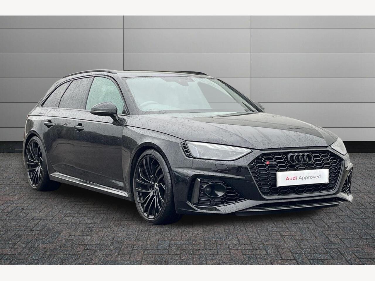 Main listing image - Audi RS4
