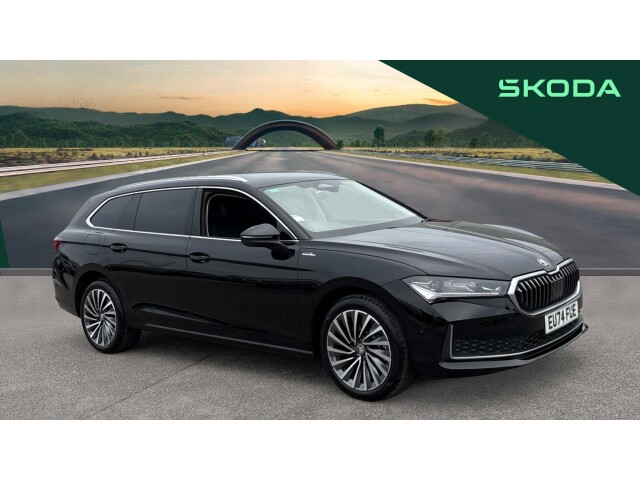Main listing image - Skoda Superb Estate