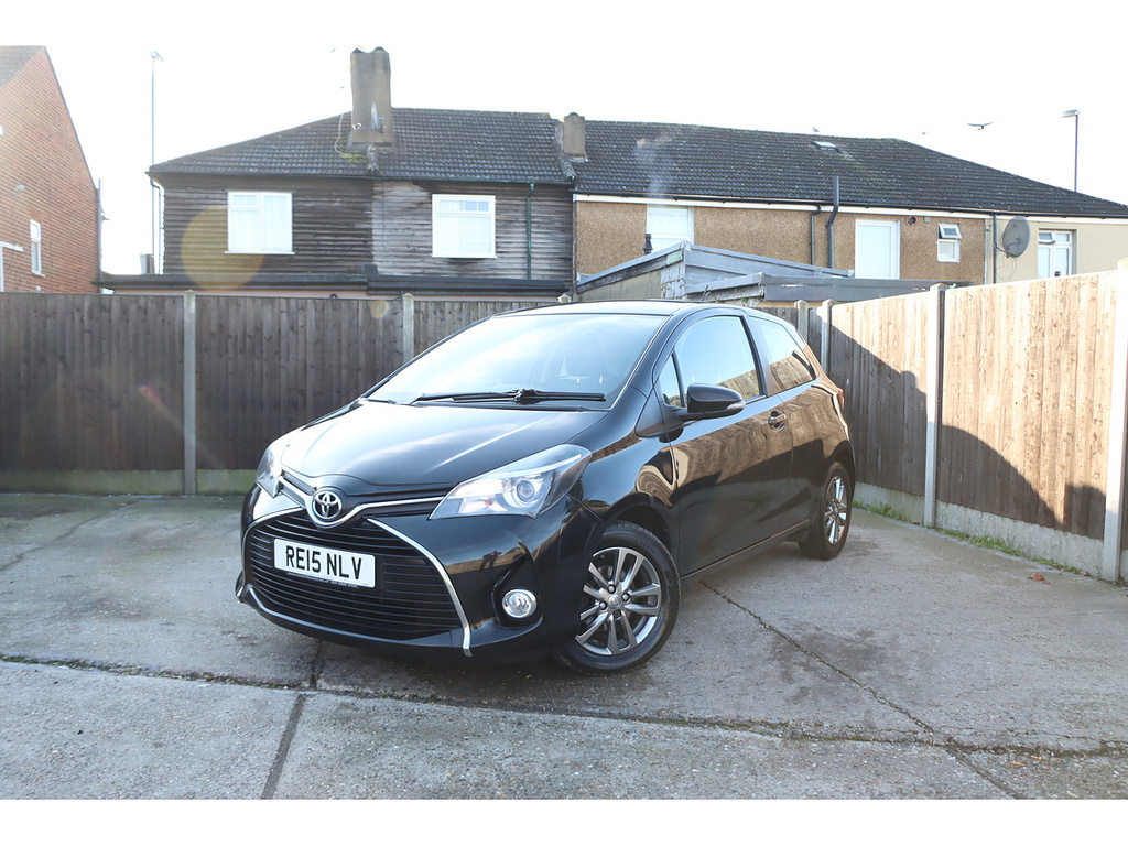 Main listing image - Toyota Yaris