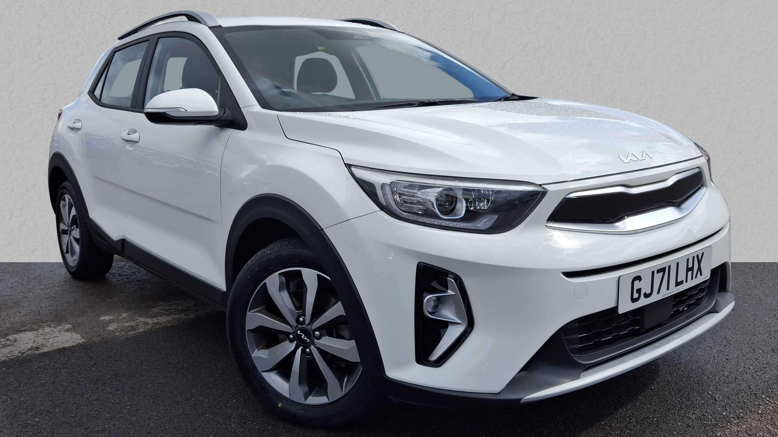 Main listing image - Kia Stonic