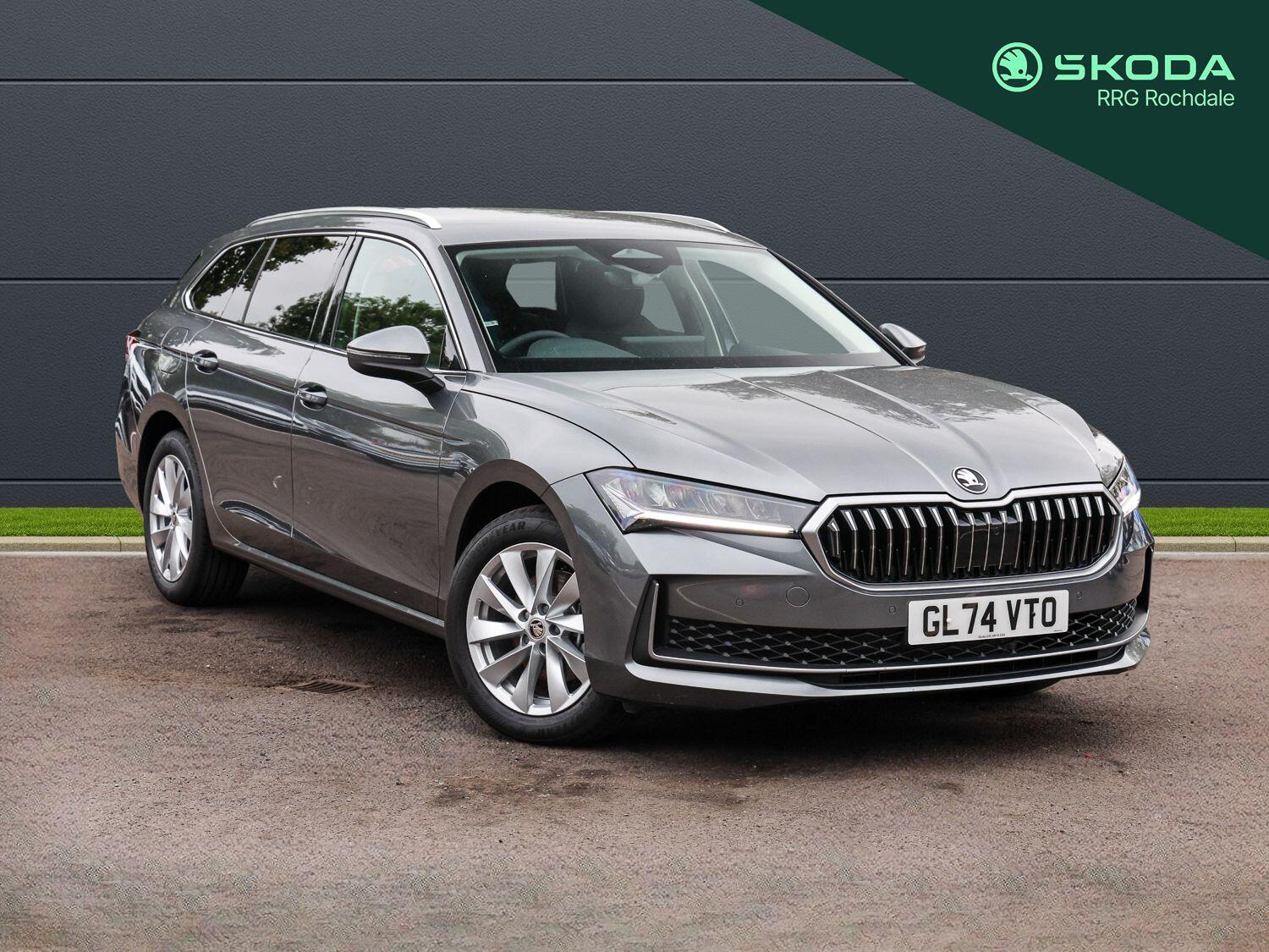 Main listing image - Skoda Superb Estate