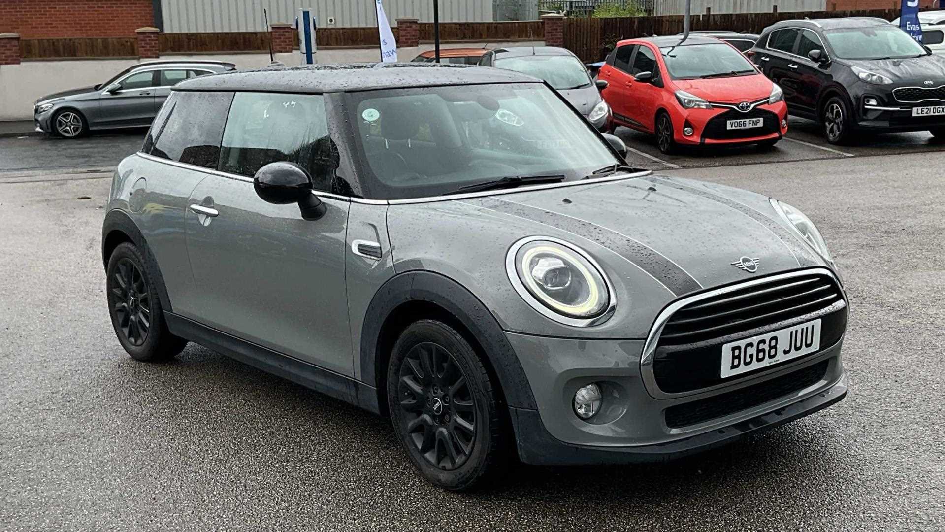 Main listing image - MINI Hatchback