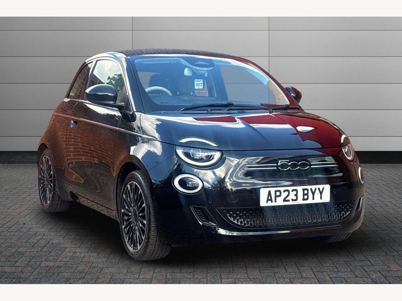 Main listing image - Fiat 500 Electric
