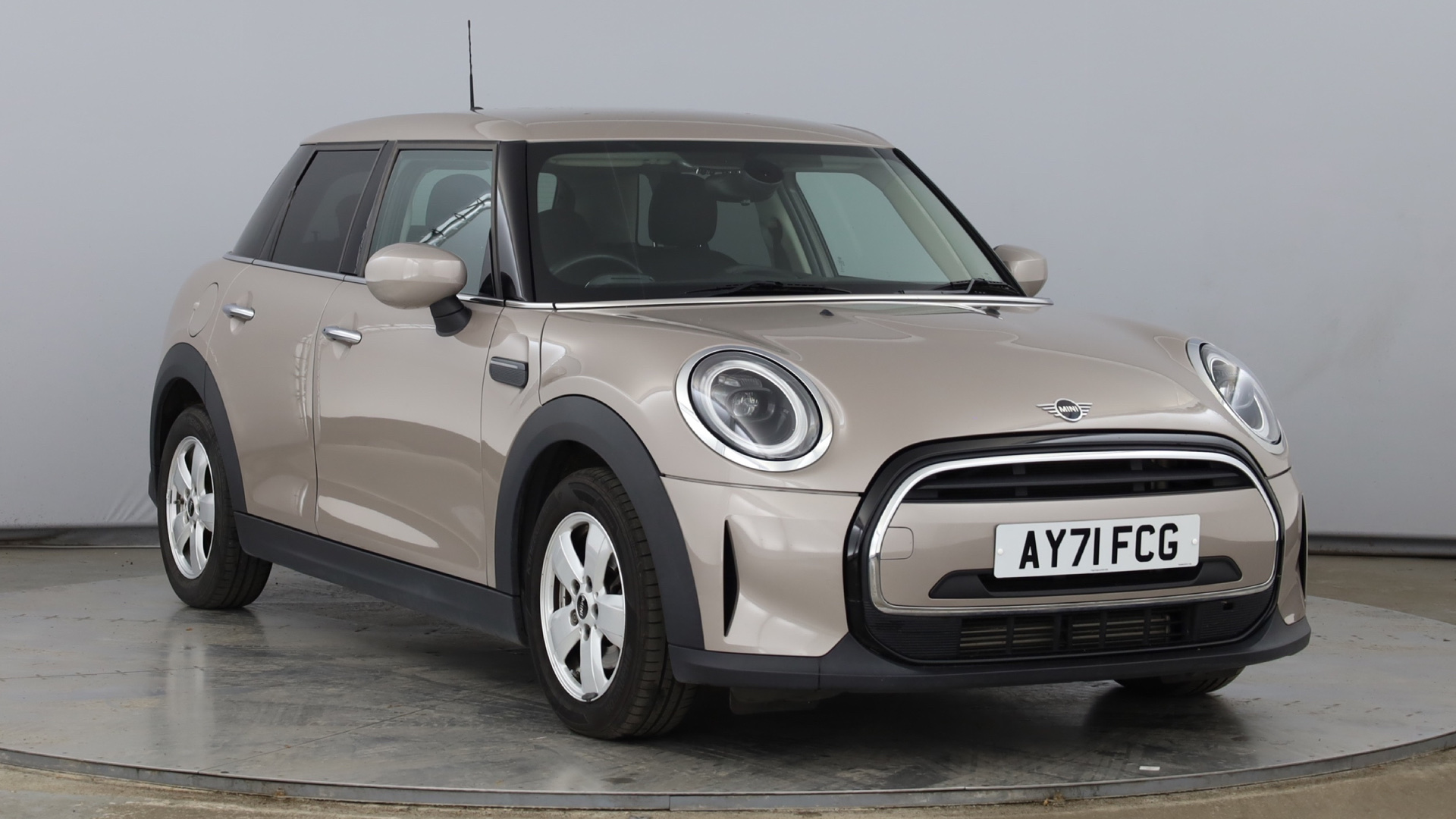 Main listing image - MINI Hatchback 5dr