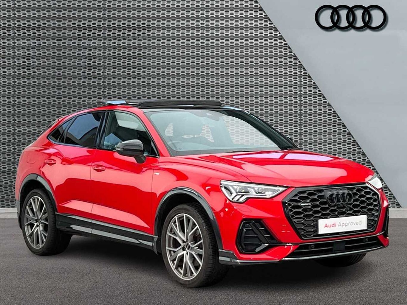 Main listing image - Audi Q3
