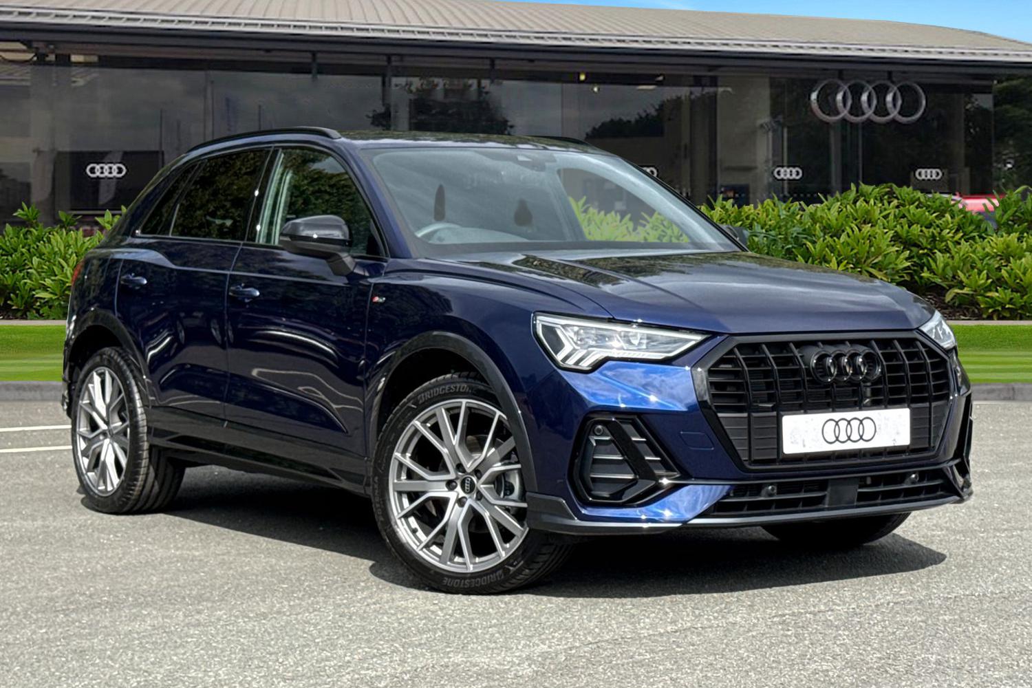 Main listing image - Audi Q3