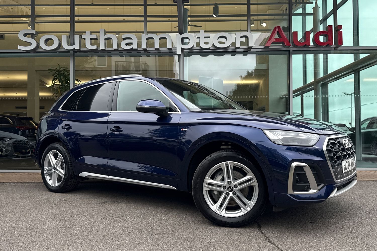 Main listing image - Audi Q5