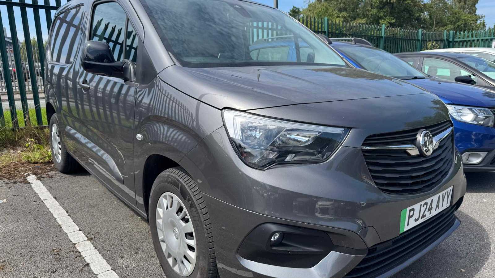 Main listing image - Vauxhall Combo Cargo-e