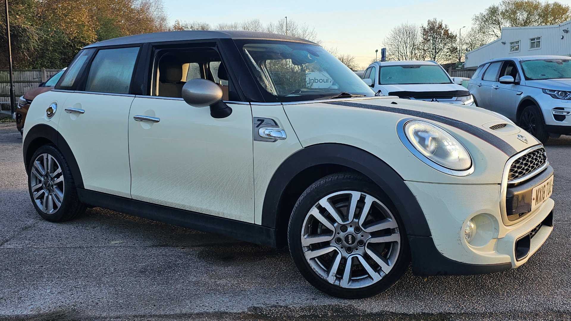 Main listing image - MINI Hatchback 5dr