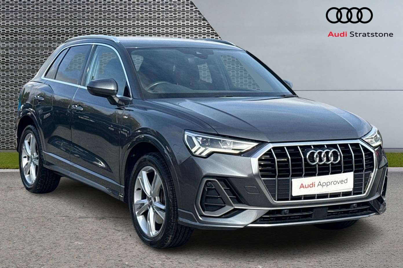 Main listing image - Audi Q3