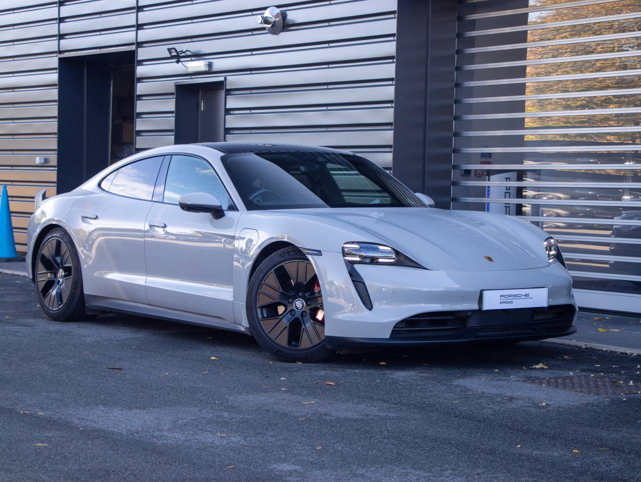 Main listing image - Porsche Taycan