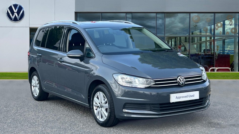 Main listing image - Volkswagen Touran