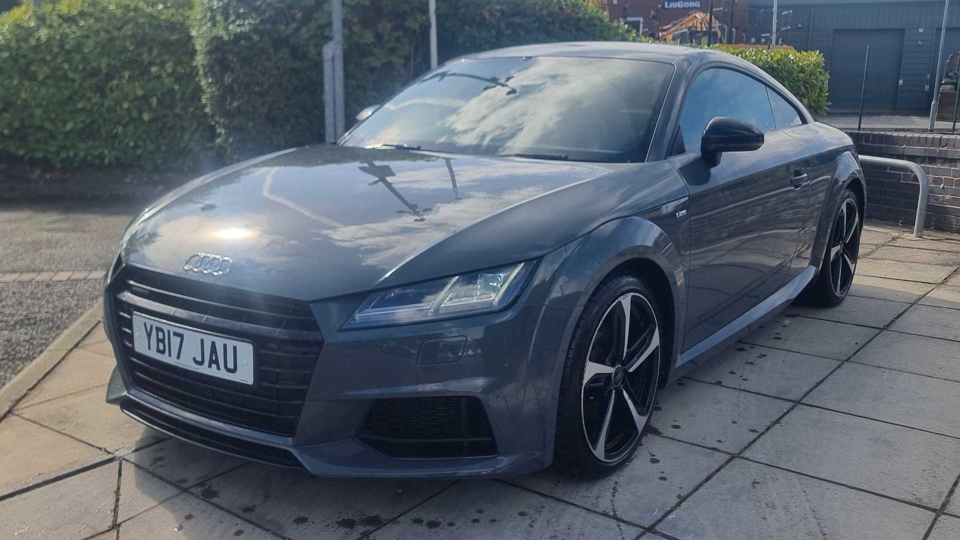 Main listing image - Audi TT