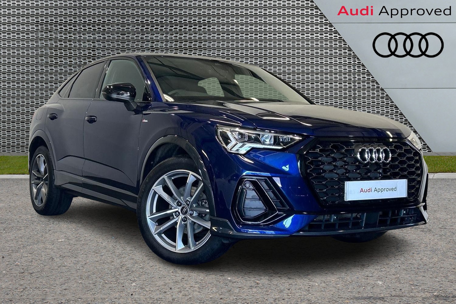 Main listing image - Audi Q3