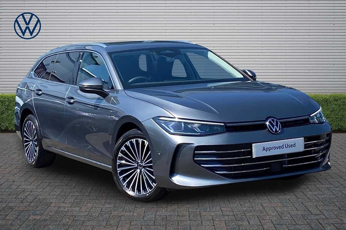 Main listing image - Volkswagen Passat