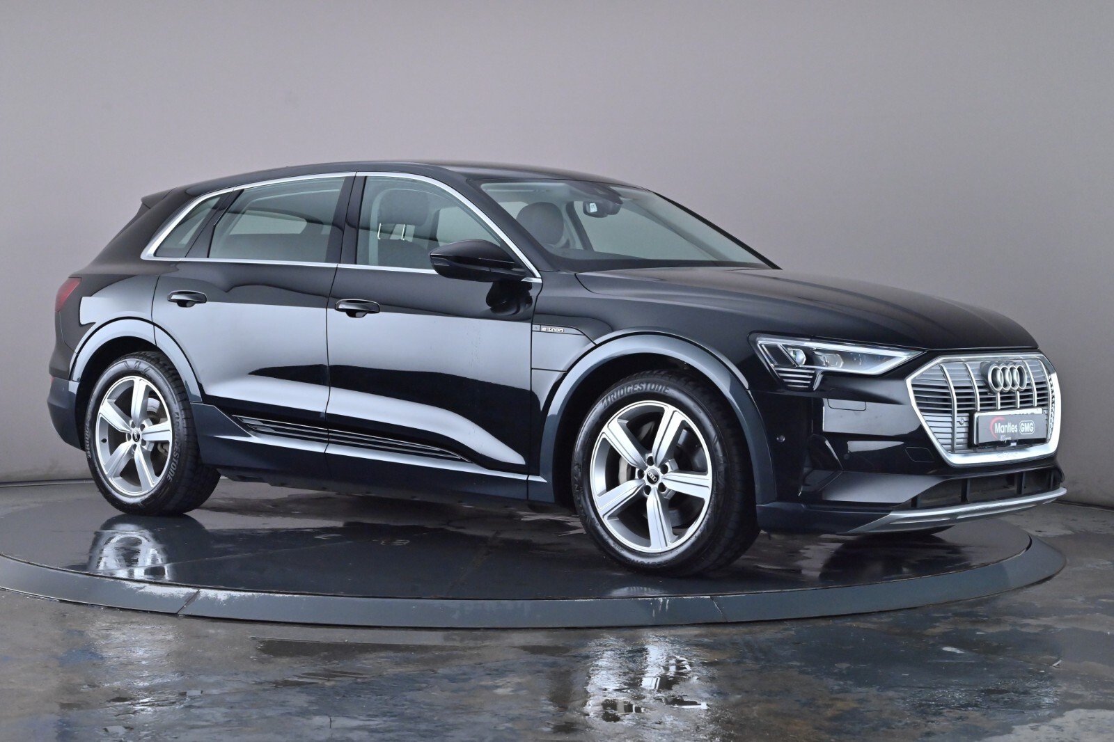 Main listing image - Audi e-tron