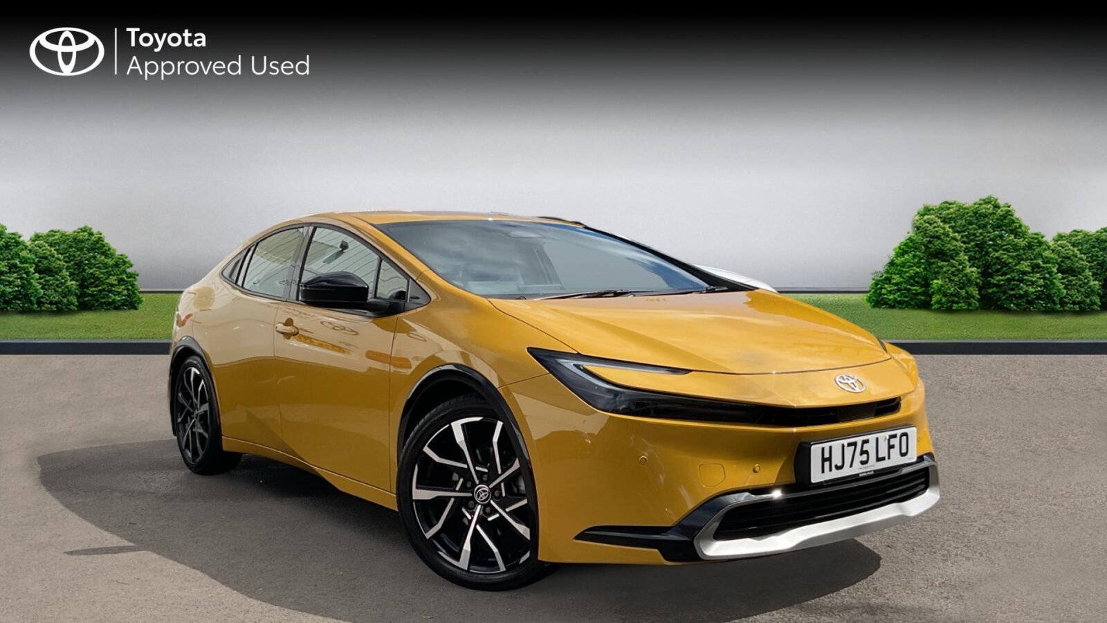 Main listing image - Toyota Prius Plug-In