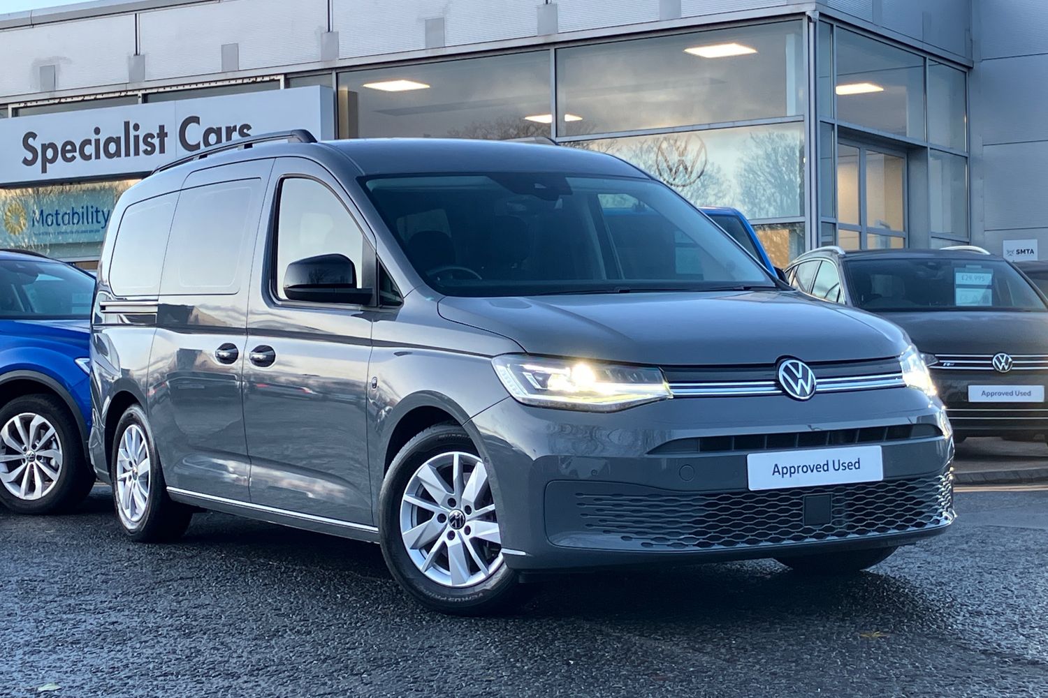 Main listing image - Volkswagen Caddy Maxi Life