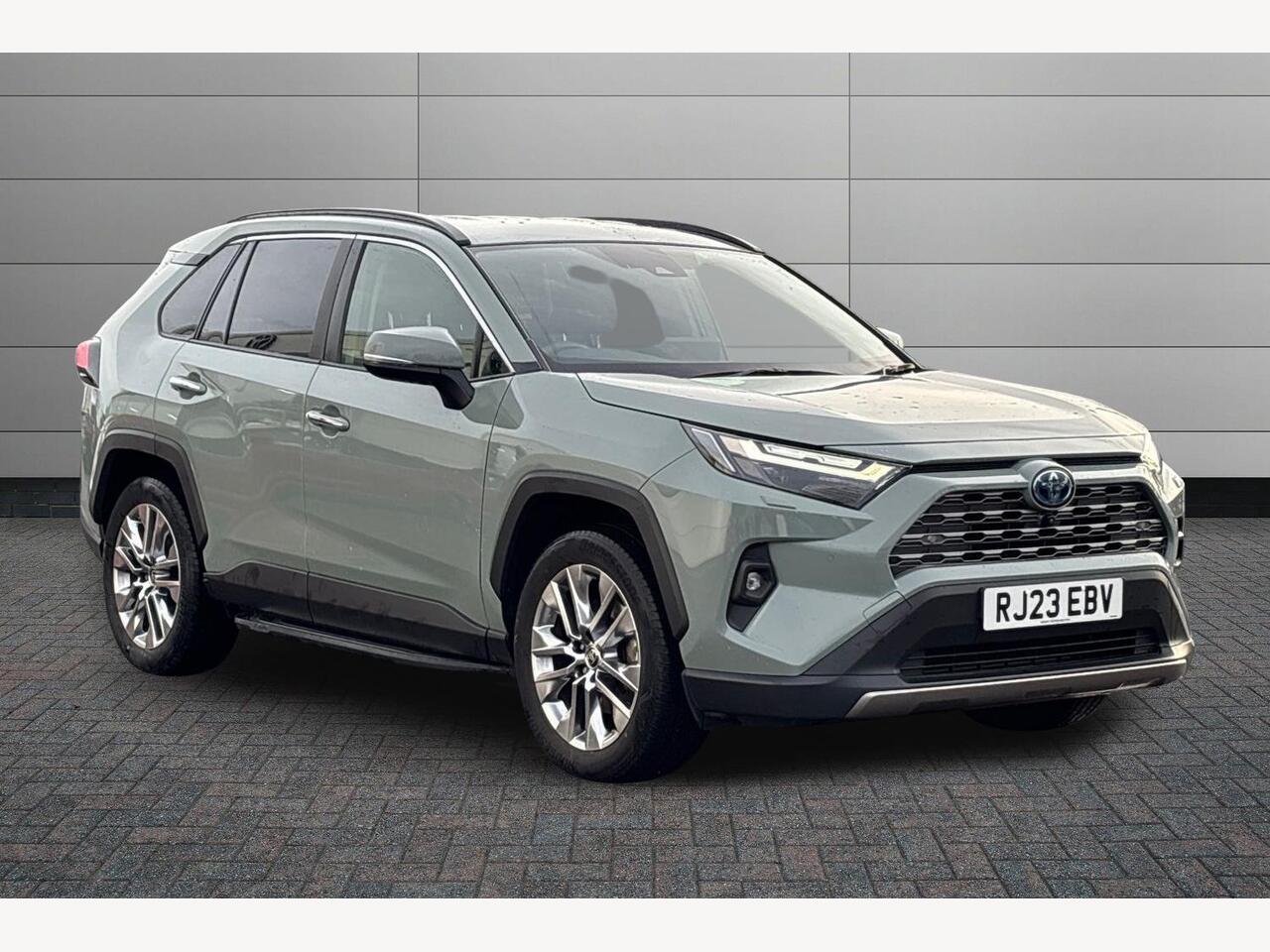 Main listing image - Toyota RAV4