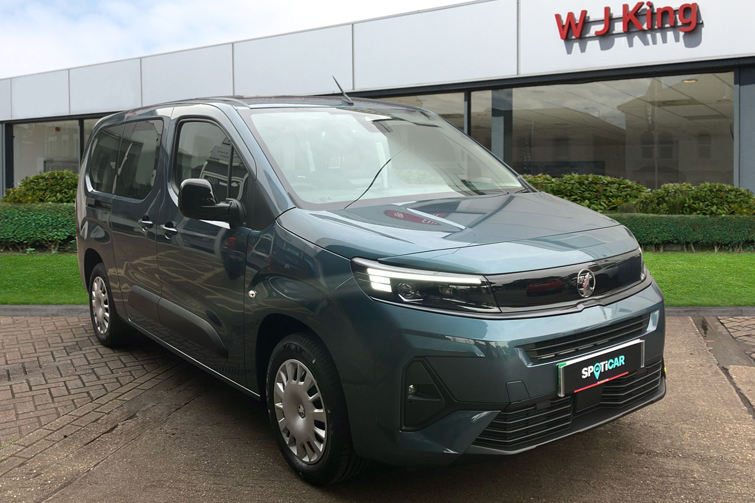 Main listing image - Vauxhall Combo Life-e