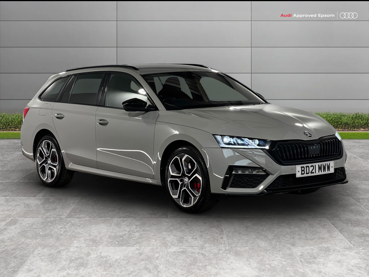 Main listing image - Skoda Octavia Estate