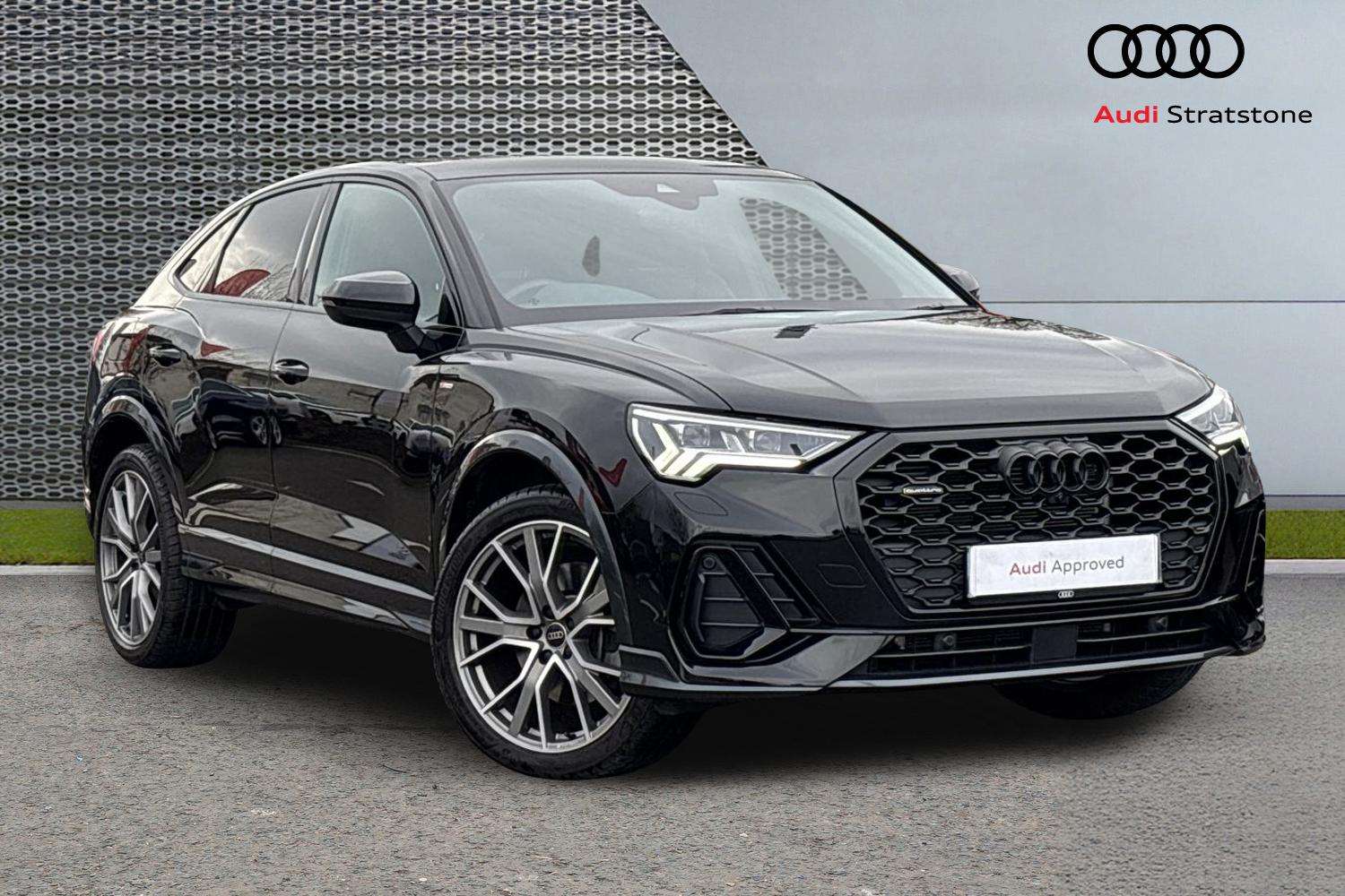 Main listing image - Audi Q3