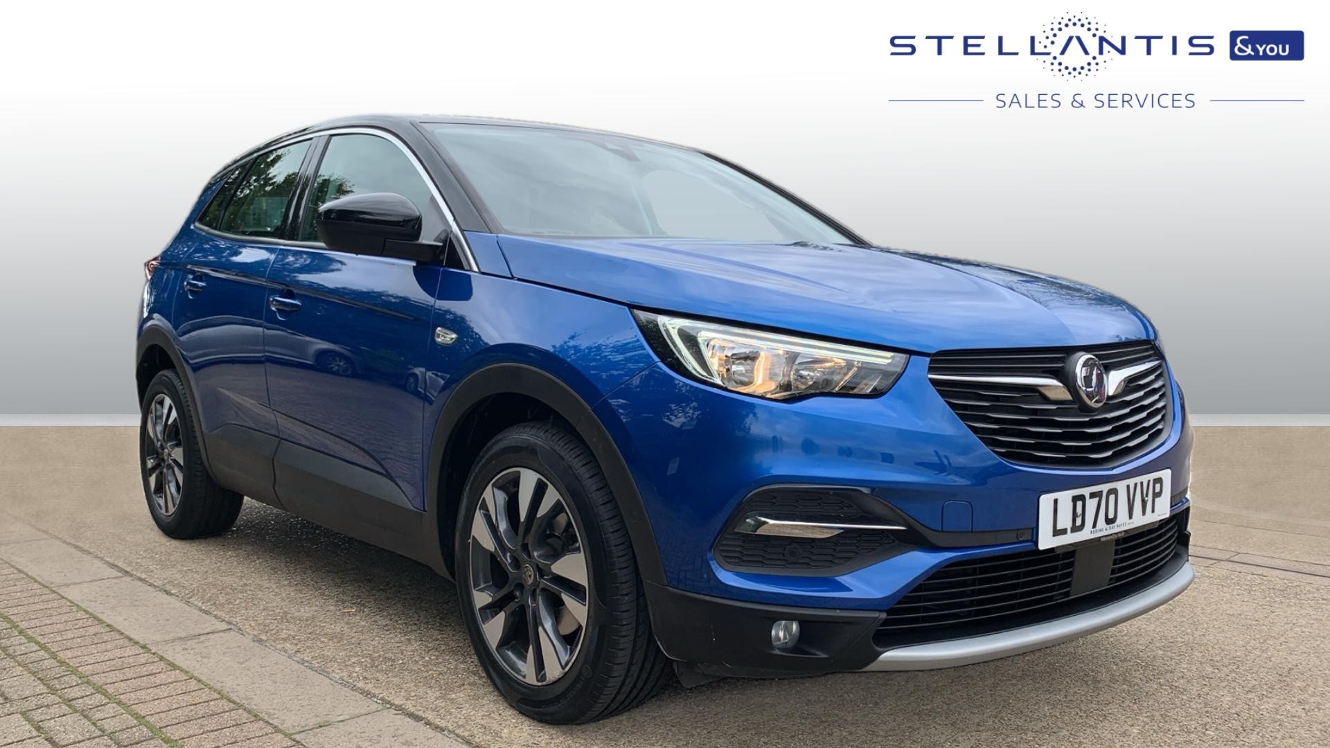 Main listing image - Vauxhall Grandland X