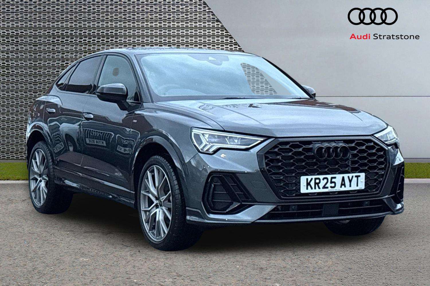 Main listing image - Audi Q3