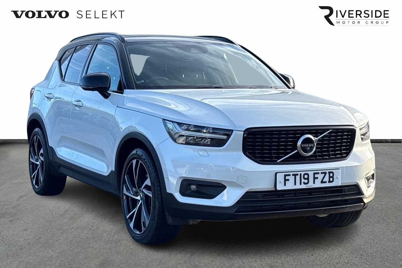 Main listing image - Volvo XC40