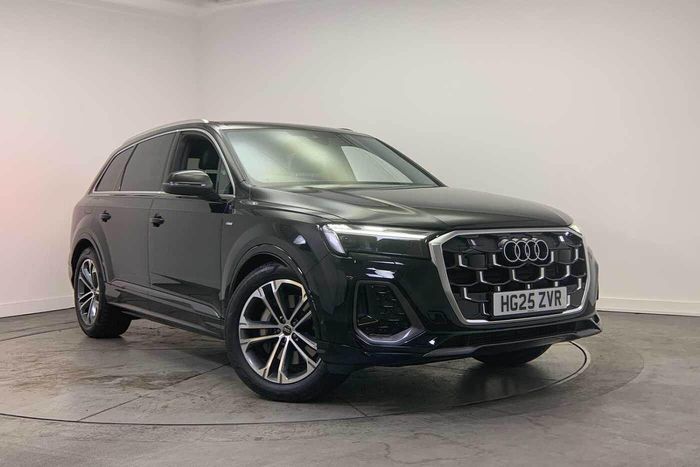 Main listing image - Audi Q7