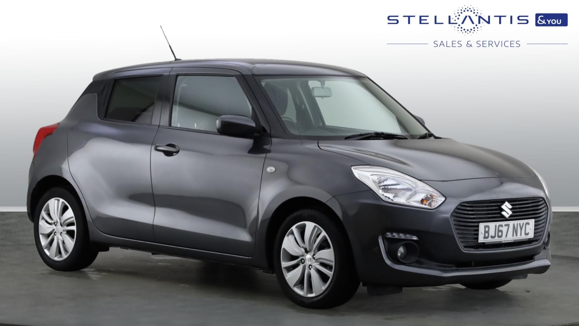 Main listing image - Suzuki Swift