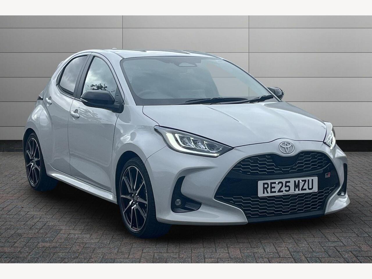 Main listing image - Toyota Yaris