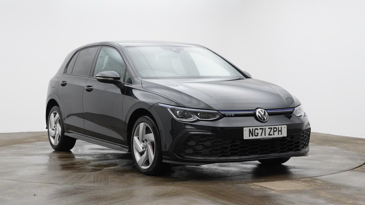 Main listing image - Volkswagen Golf GTE