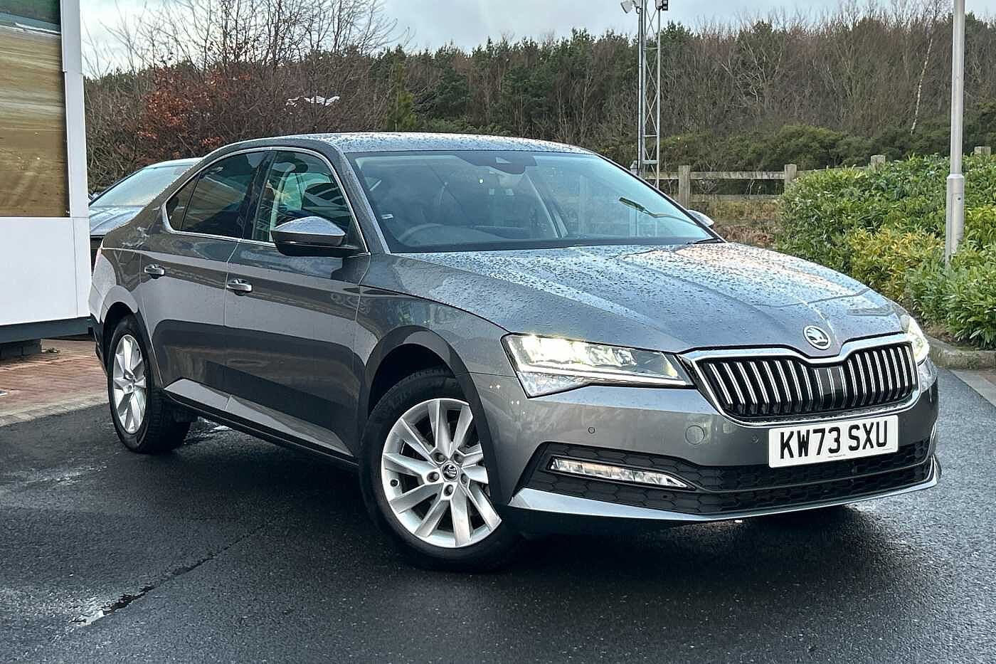 Main listing image - Skoda Superb