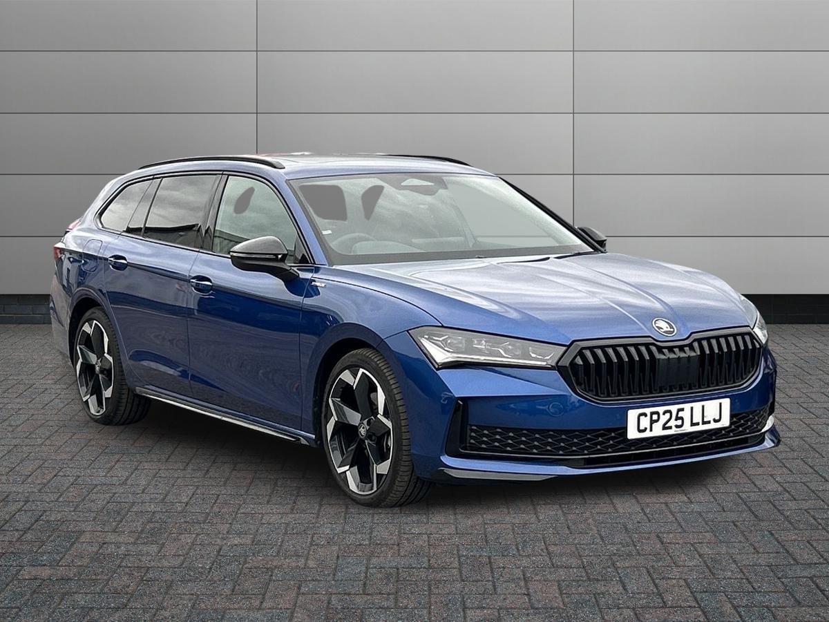 Main listing image - Skoda Superb Estate