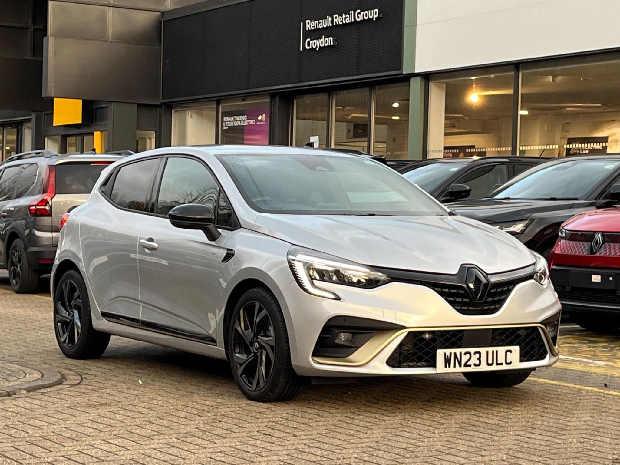 Main listing image - Renault Clio