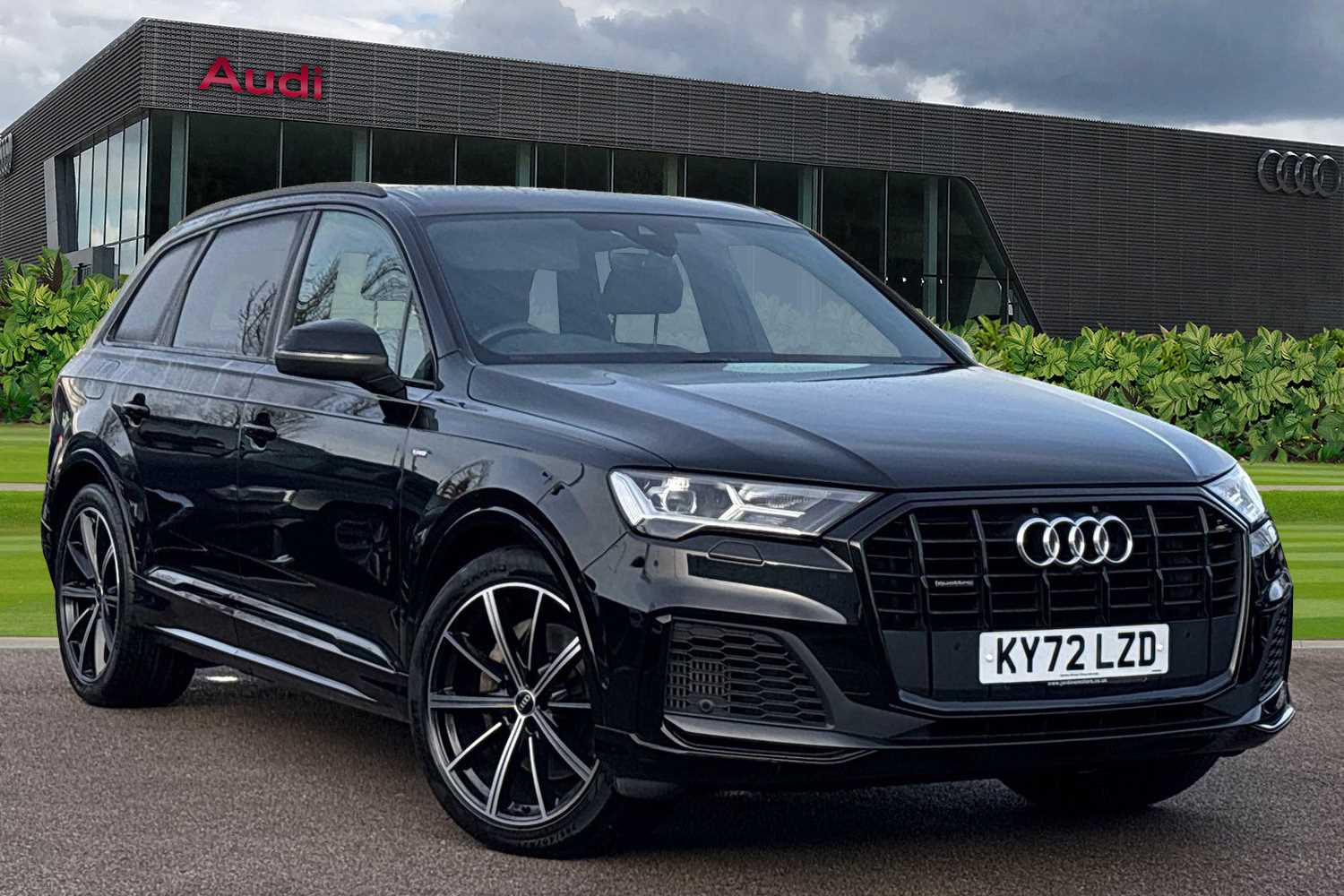 Main listing image - Audi Q7