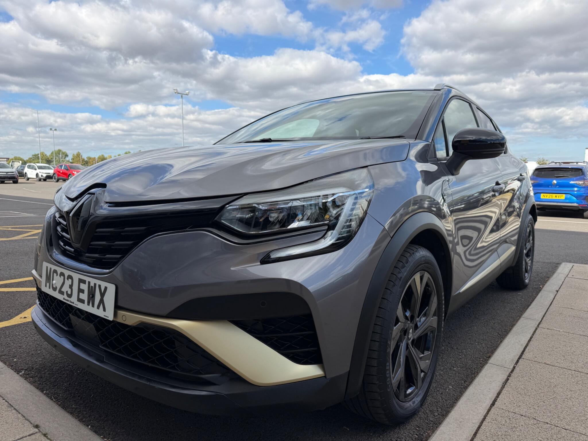 Main listing image - Renault Captur