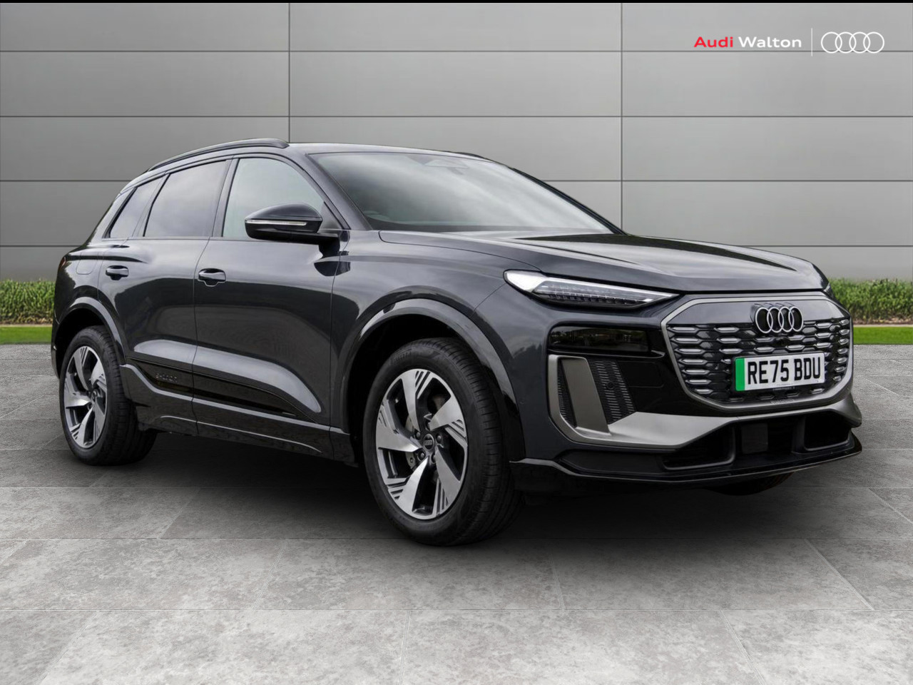 Main listing image - Audi Q6