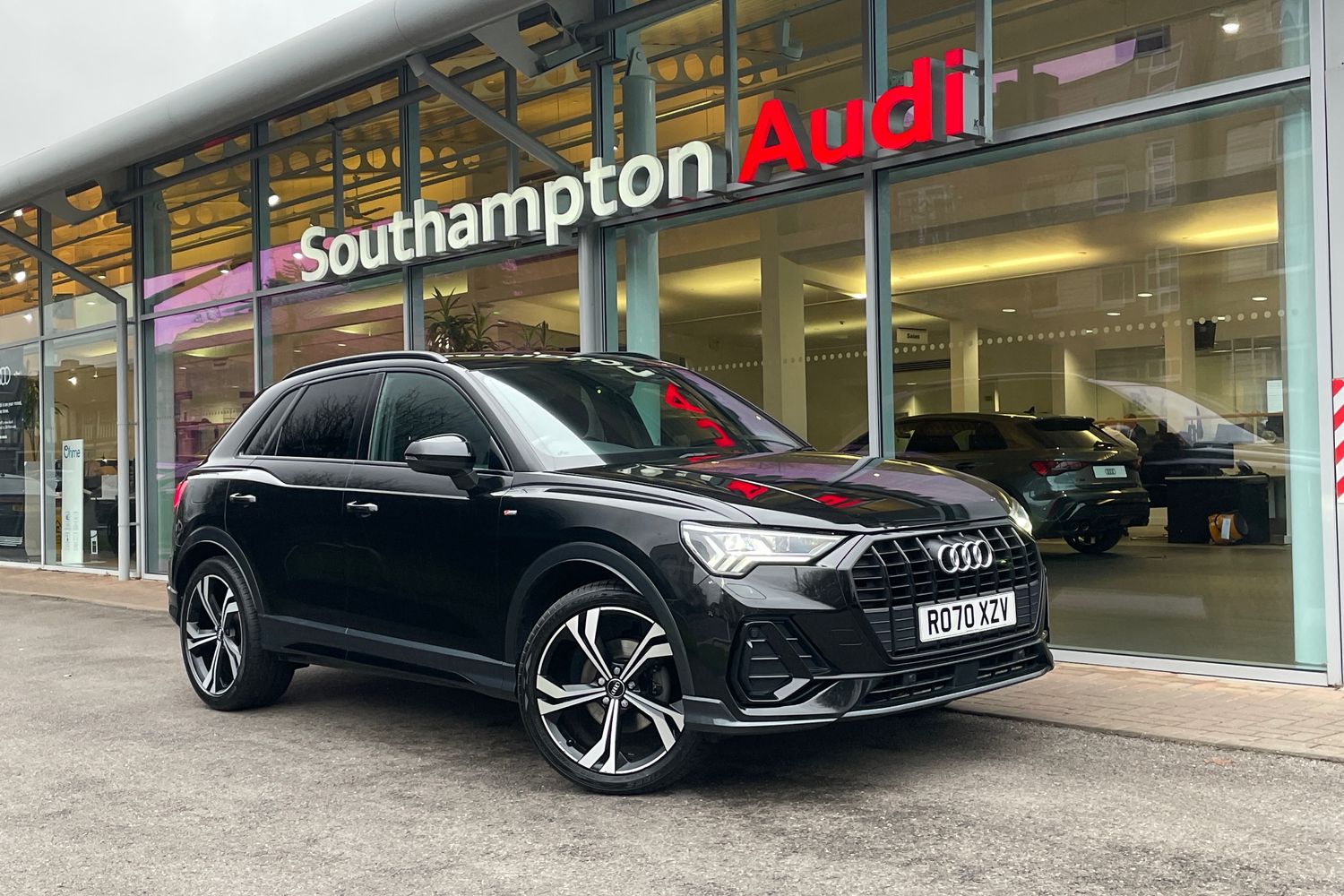 Main listing image - Audi Q3