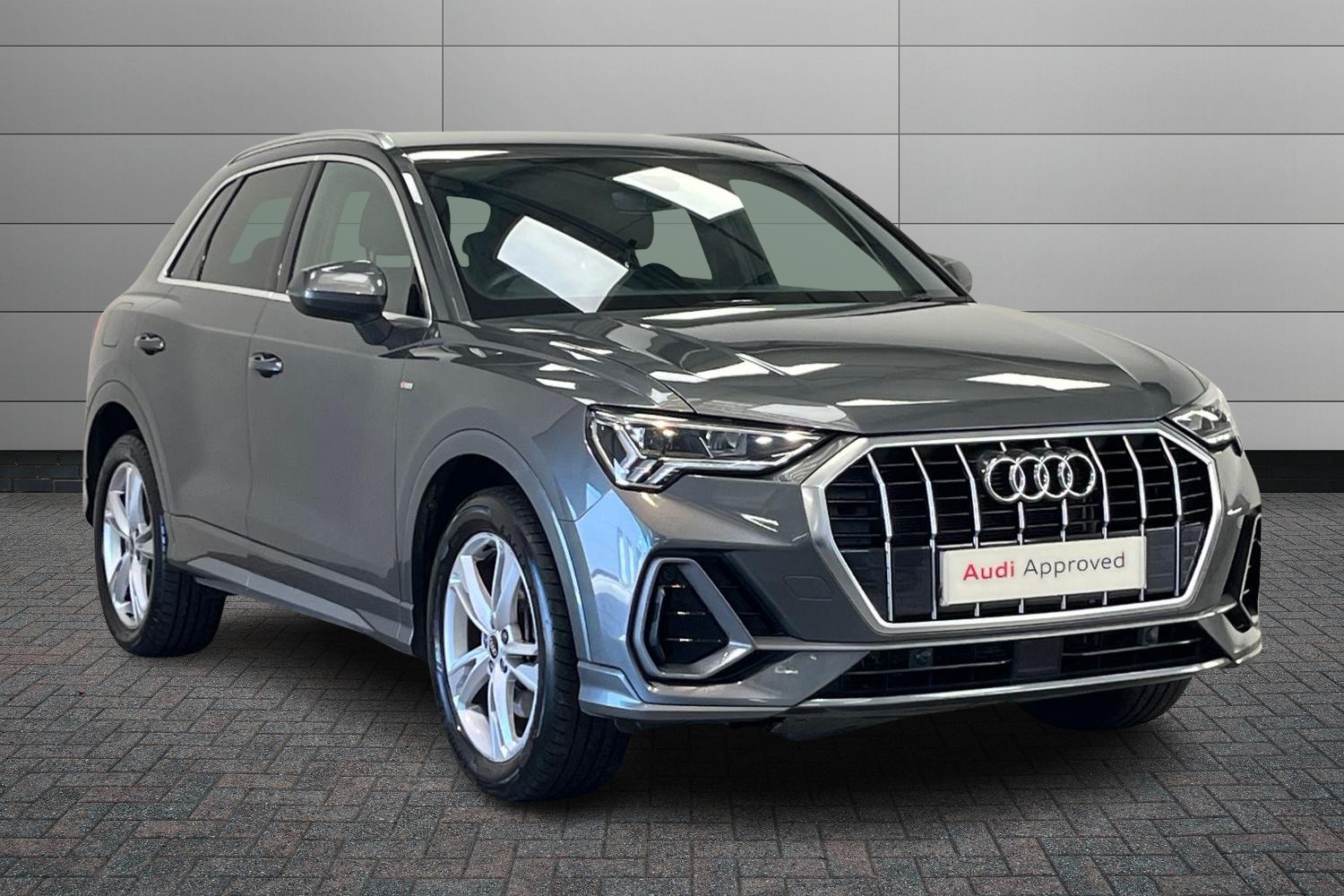 Main listing image - Audi Q3