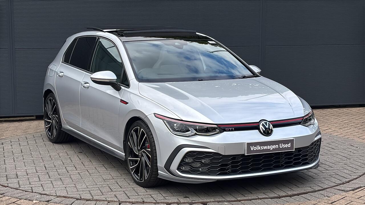 Main listing image - Volkswagen Golf