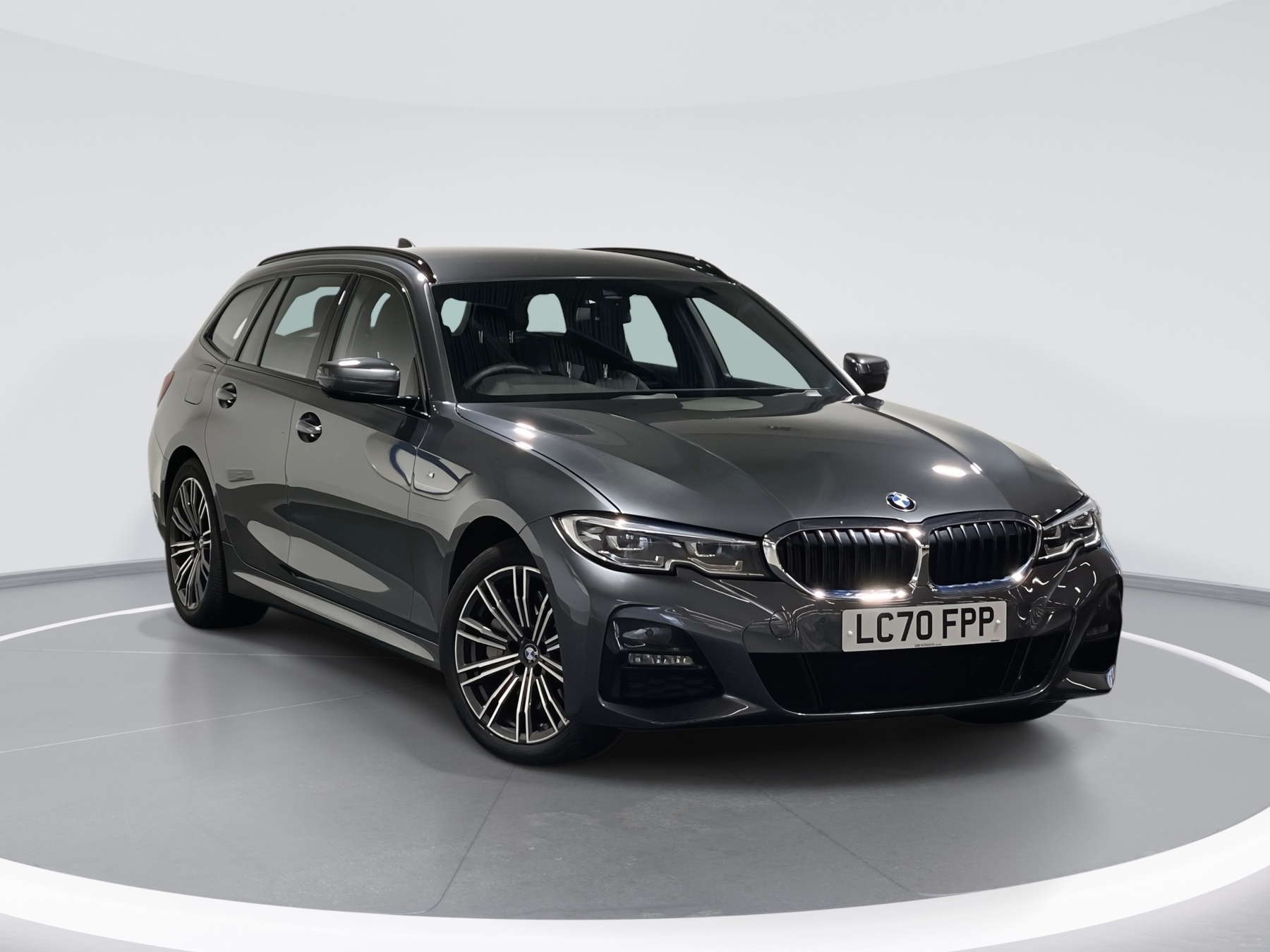 Main listing image - BMW 3 Series Touring