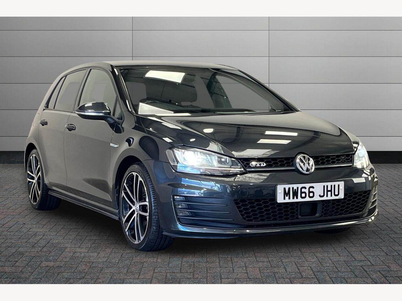 Main listing image - Volkswagen Golf