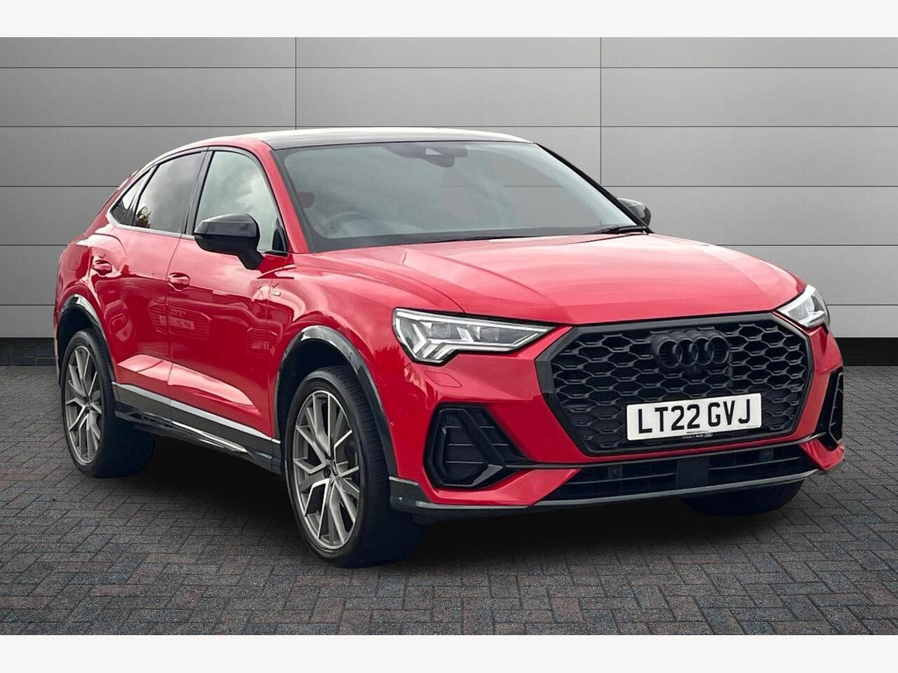 Main listing image - Audi Q3