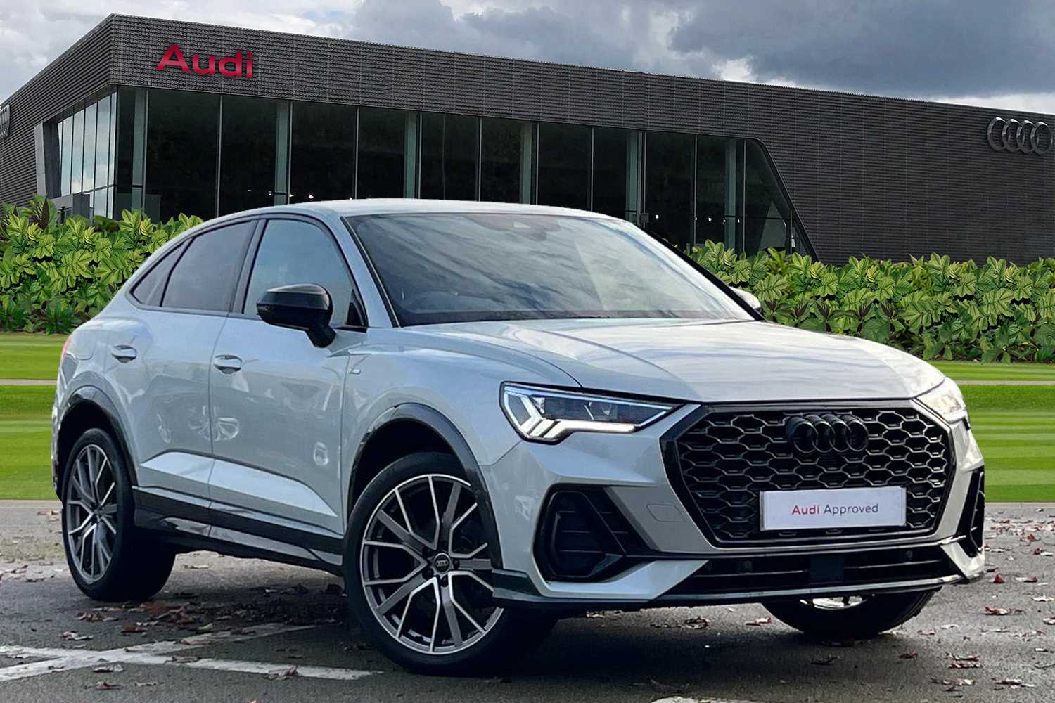 Main listing image - Audi Q3