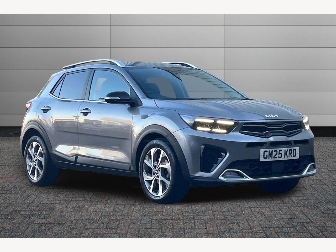 Main listing image - Kia Stonic