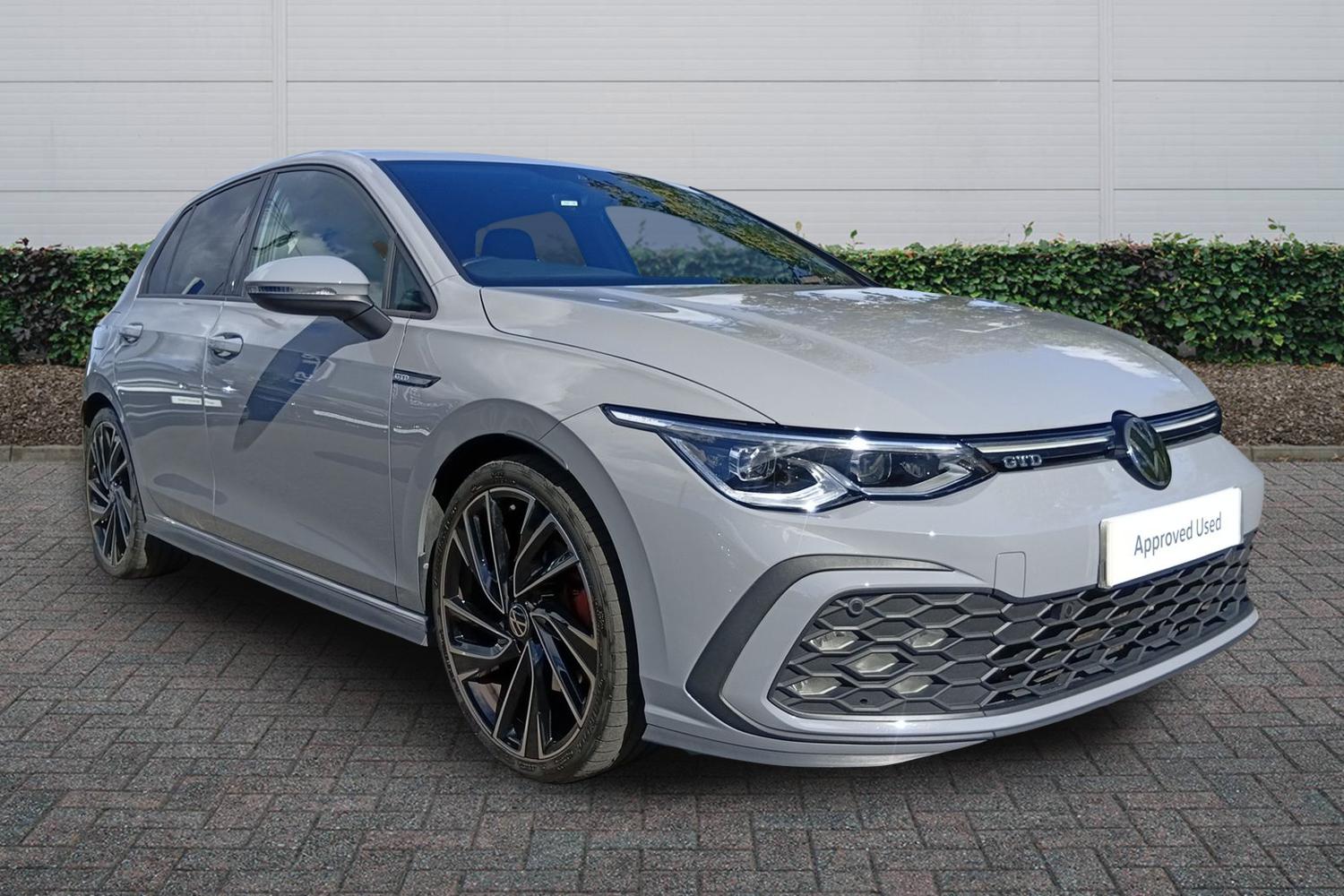 Main listing image - Volkswagen Golf