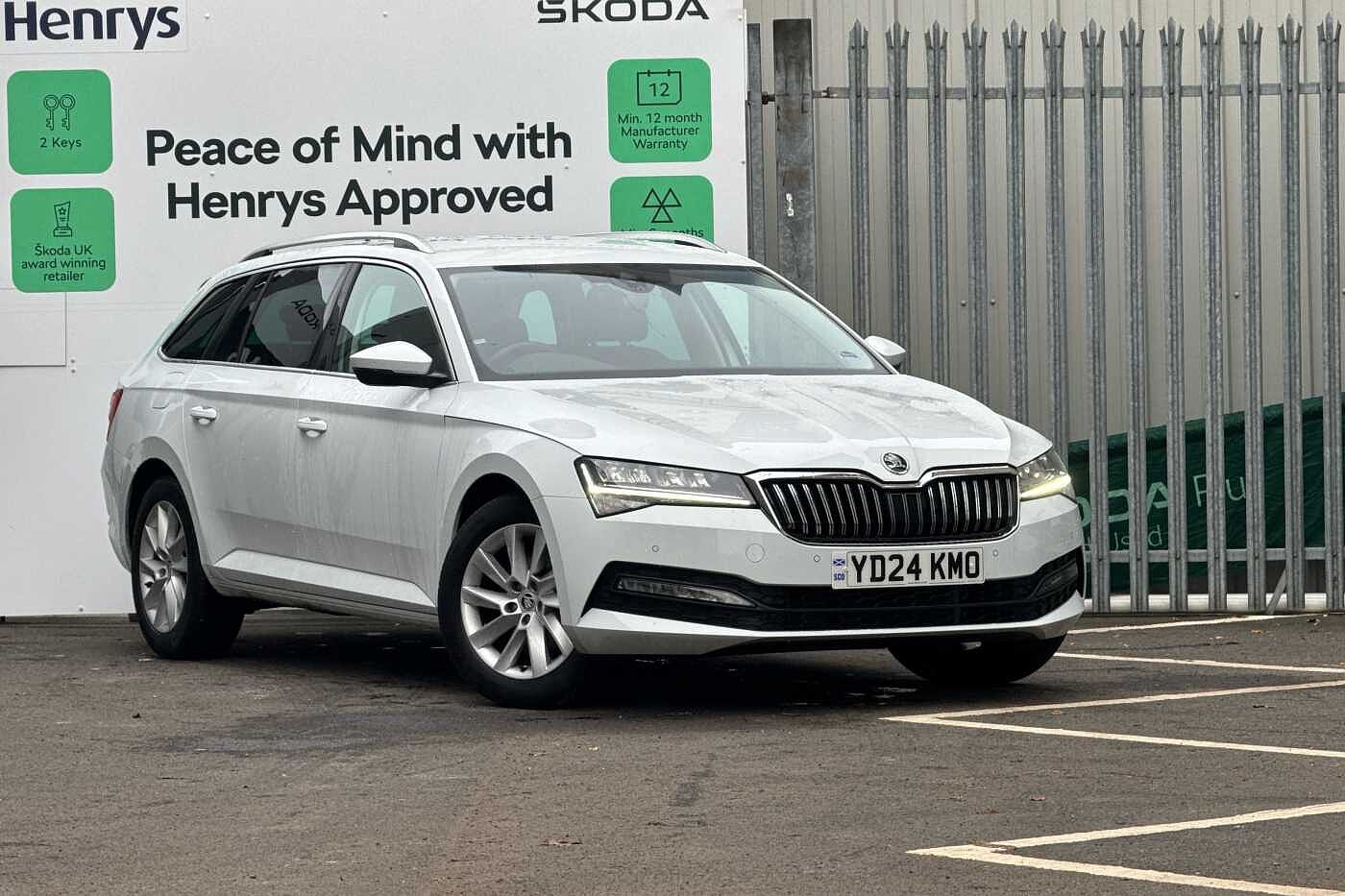 Main listing image - Skoda Superb Estate